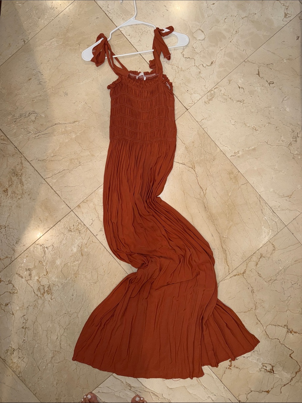 Ces Femme. BOHO Cute Rust Brown Tie-Shoulder Maxi Dress - like new. Small